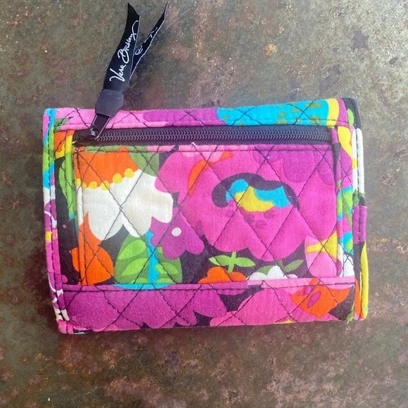 Vera Bradley Euro Wallet in Va Va Bloom Pattern (Retired)-Floral Quilted TriFold - Picture 3 of 11